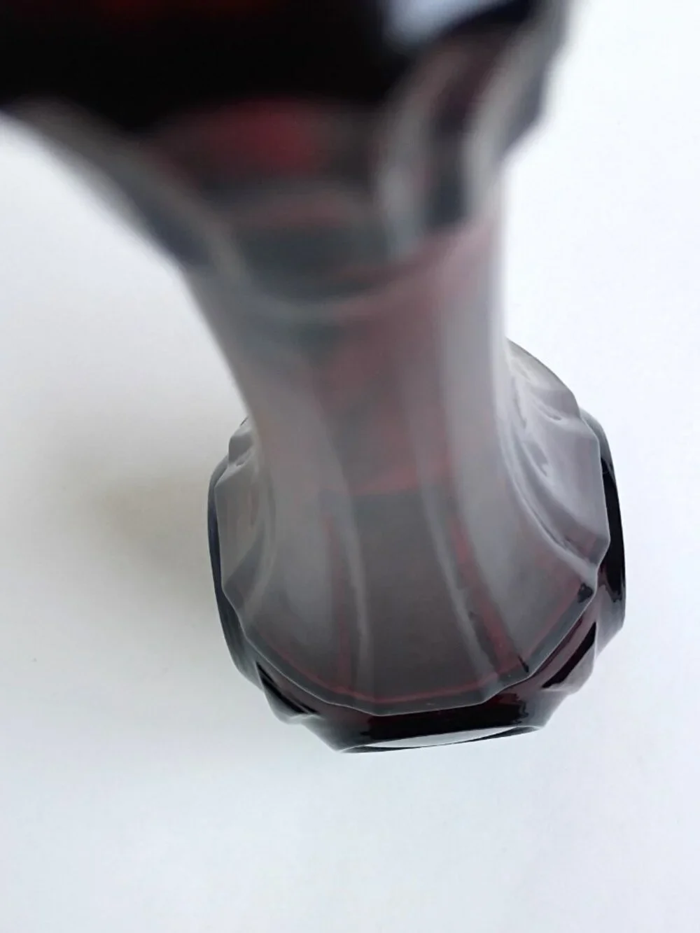 Vintage Wheaton Mid Century MCM Bullseye Ruby Red Glass Bud Vase Coin 9